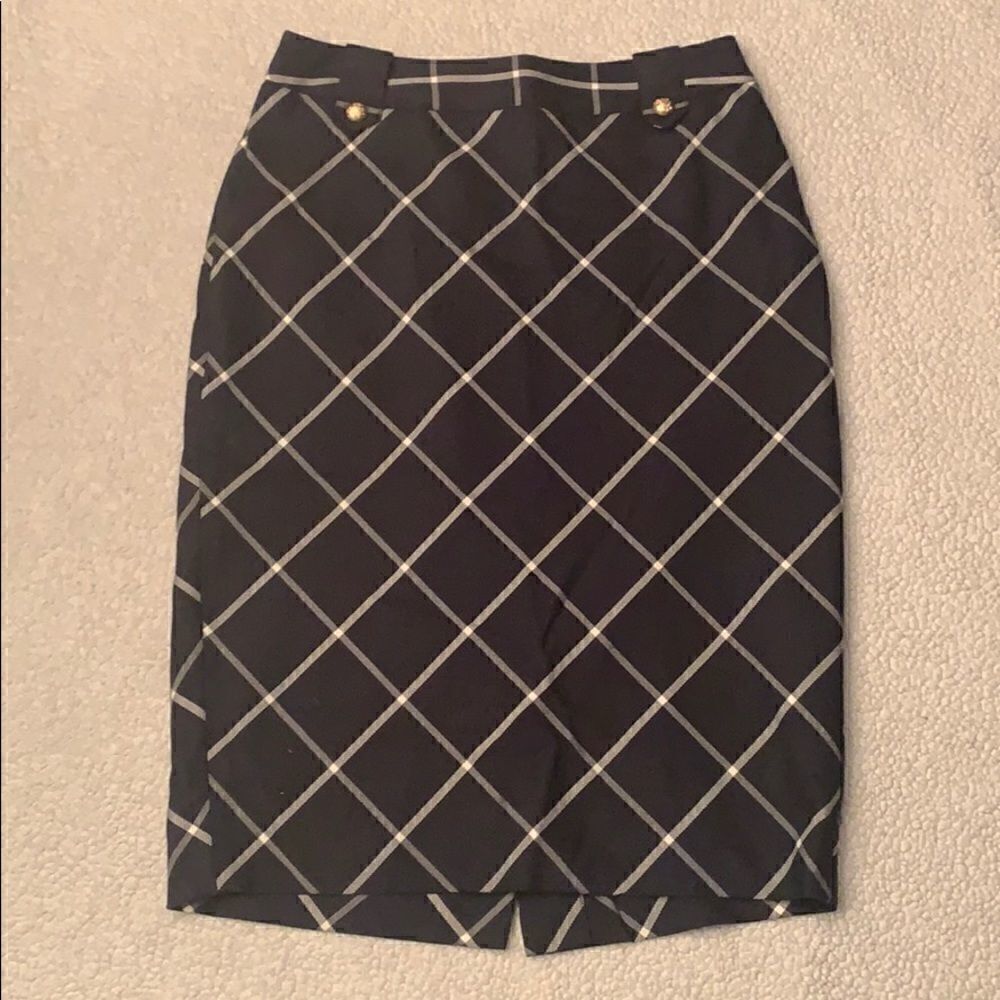 Size 0 Navy blue pencil skirt. The Limited. D1